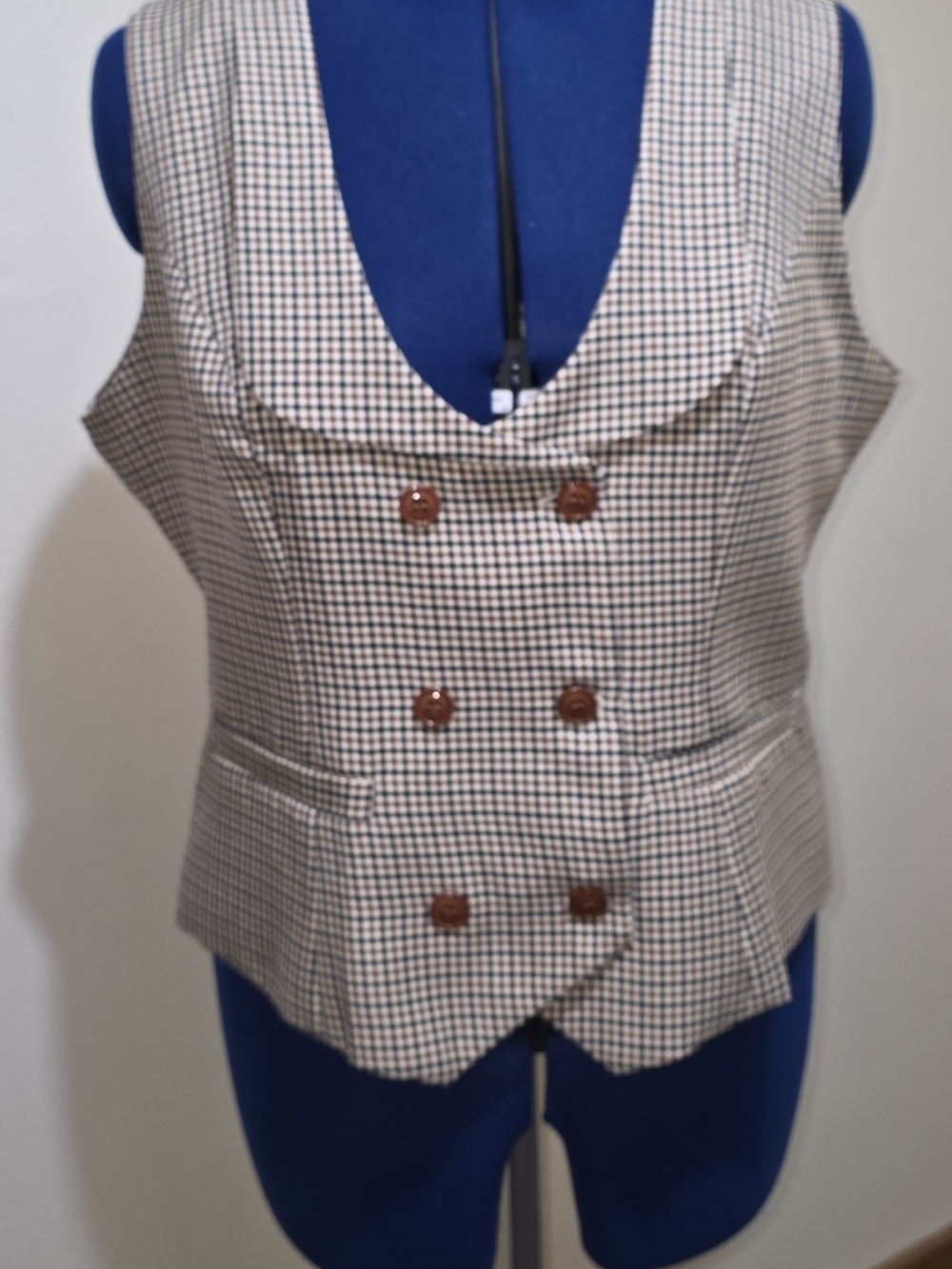 Checked Sleeveless Button-Down Vest in Brown and Black